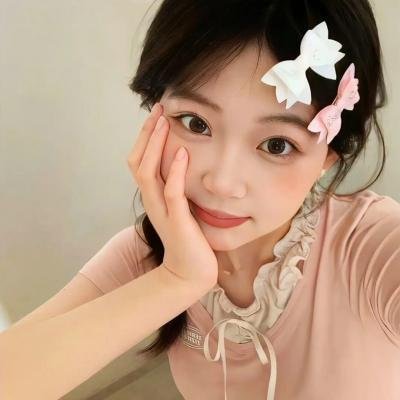 模仿女孩